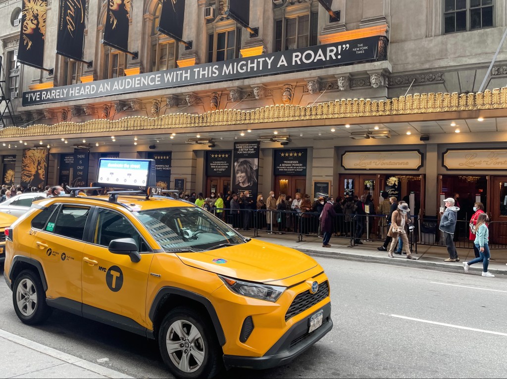NY Minute: Hello&nbsp;Broadway